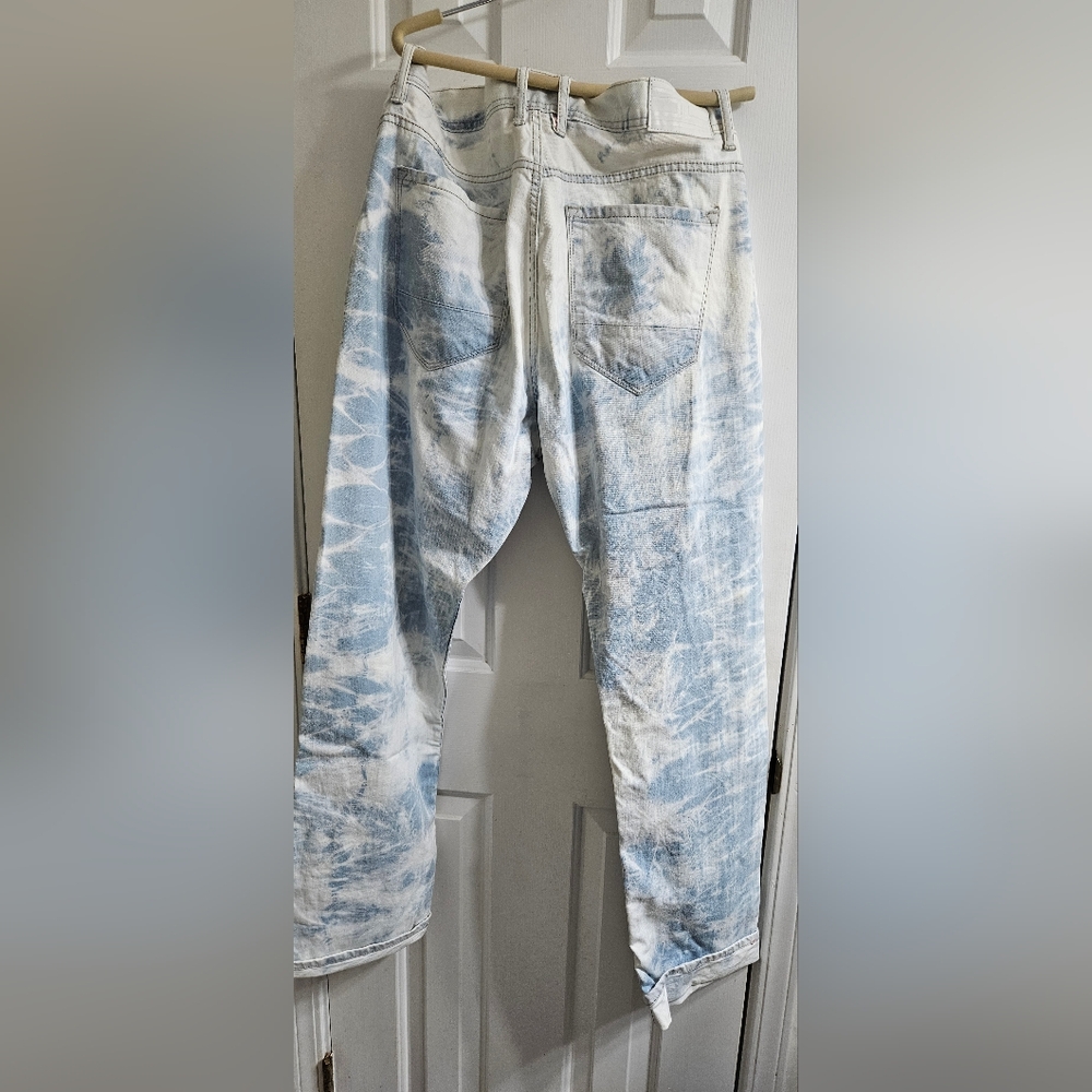 Men's Blue and White Jeans